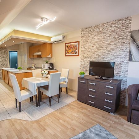 Delfin Apartman シャールヴァール エクステリア 写真